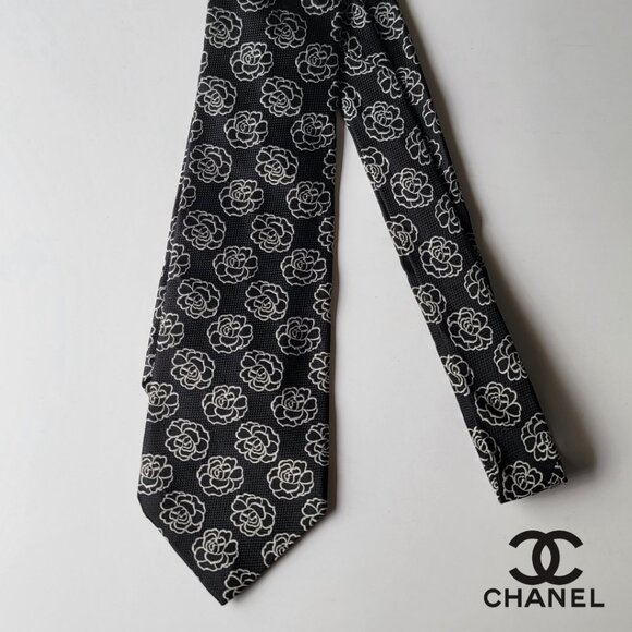 CHANEL Men's Vintage Tie 100% Silk Made in Italy black with white cameillas - Picture 1 of 5
